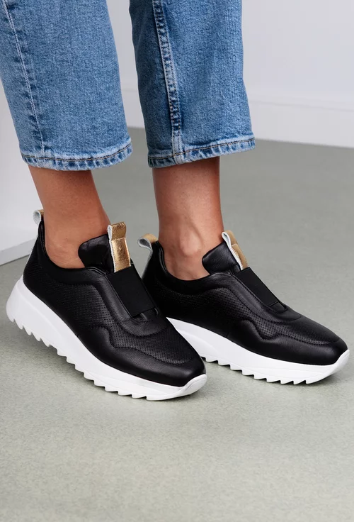 Pantofi dama din piele neagra cu detalii aurii