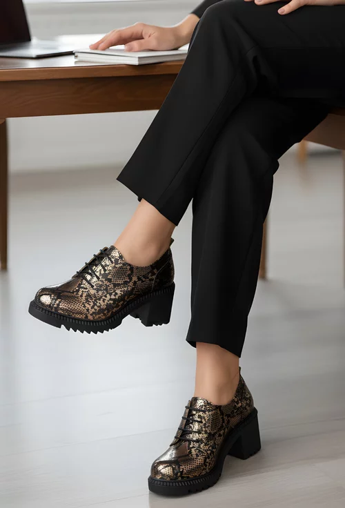Pantofi dama din piele neagra cu model auriu