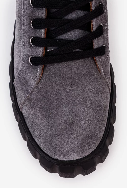 Pantofi dama gri din piele intoarsa cu siret