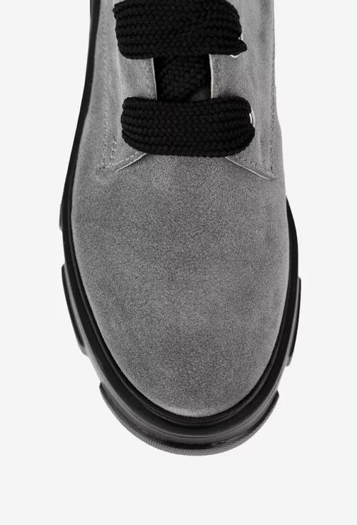 Pantofi dama gri din piele intoarsa cu siret