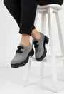 Pantofi dama gri din piele intoarsa cu siret