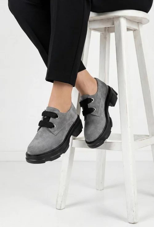 Pantofi dama gri din piele intoarsa cu siret