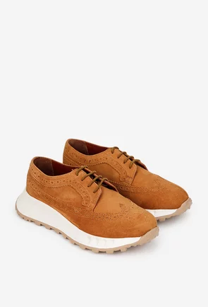 Pantofi dama maro din piele intoarsa cu aspect perforat