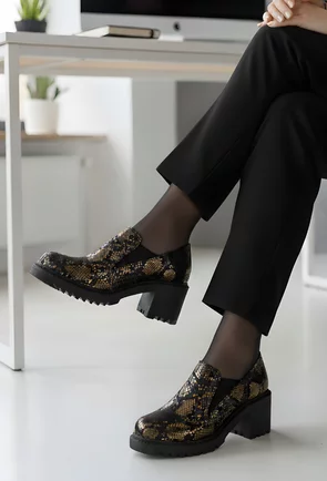 Pantofi dama negri cu model auriu din piele cu elastic in laterale