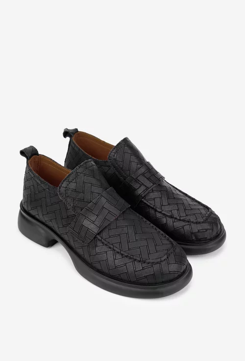 Pantofi dama negri din piele cu model