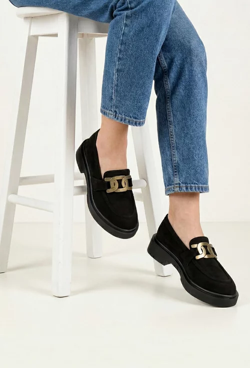 Pantofi dama negri din piele intoarsa cu ornament