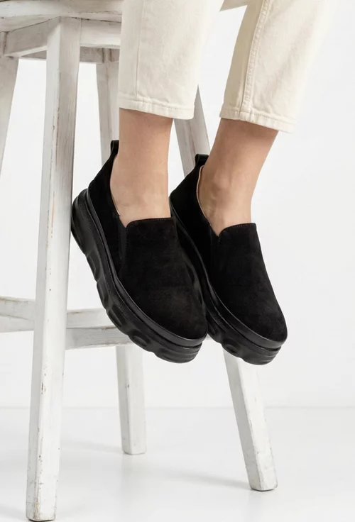 Pantofi dama negri din piele intoarsa cu talpa inalta