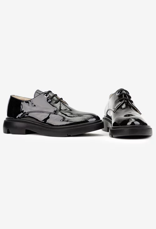 Pantofi dama negri din piele lacuita