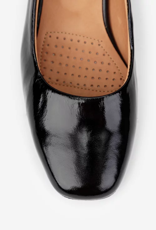 Pantofi dama negri din piele lacuita cu toc