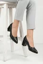Pantofi dama negri din piele naturala cu model pe toc