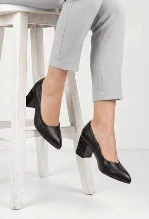 Pantofi dama negri din piele naturala cu model pe toc