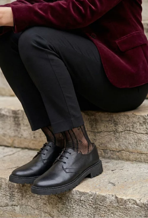 Pantofi dama negri din piele naturala cu siret