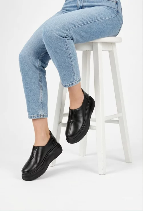 Pantofi dama negri din piele naturala cu talpa inalta