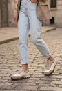 Pantofi dama NUR albi cu bej din piele intoarsa si material textil