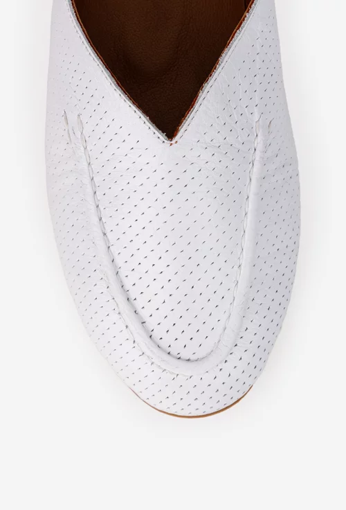 Pantofi dama NUR albi din piele cu aspect perforat