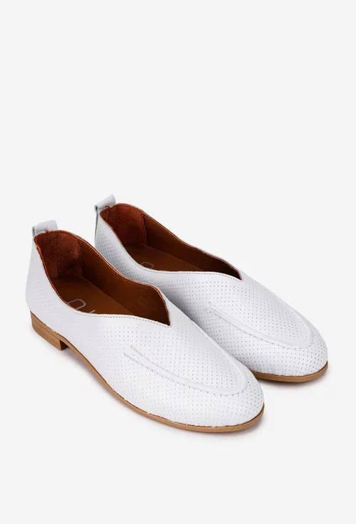 Pantofi dama NUR albi din piele cu aspect perforat