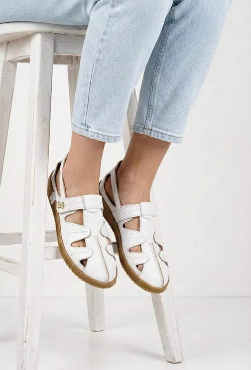 Pantofi dama NUR albi din piele naturala cu decupaje