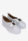 Pantofi dama NUR albi din piele naturala cu ornament
