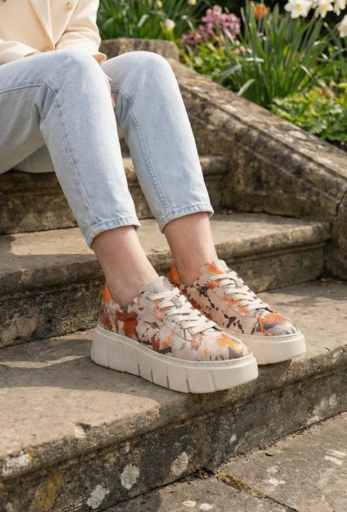 Pantofi dama NUR bej cu detalii colorate din piele