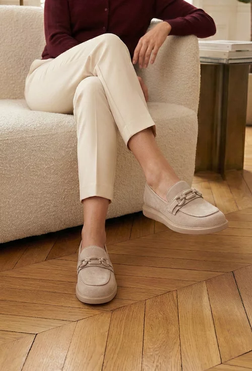 Pantofi dama NUR bej din piele intoarsa cu ornament