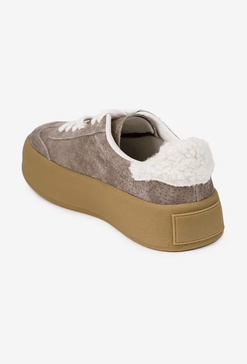 Pantofi dama NUR din piele intoarsa maro accesorizati cu blanita