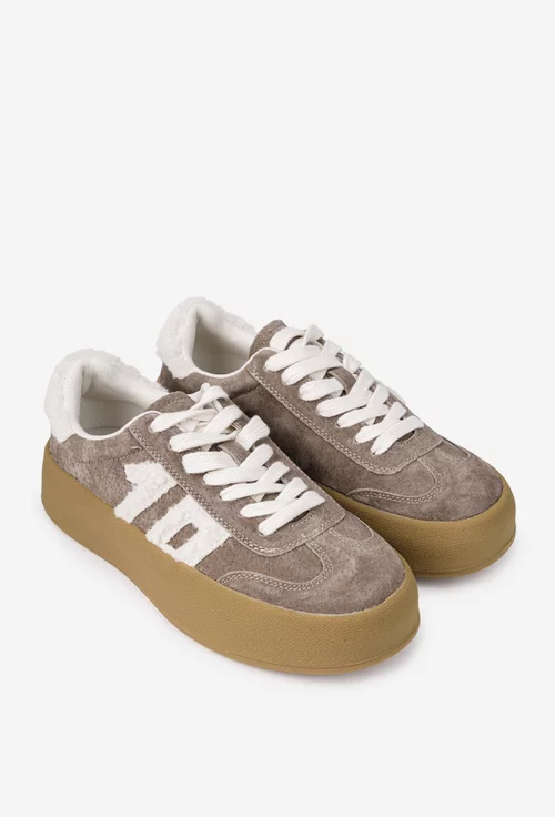 Pantofi dama NUR din piele intoarsa maro accesorizati cu blanita