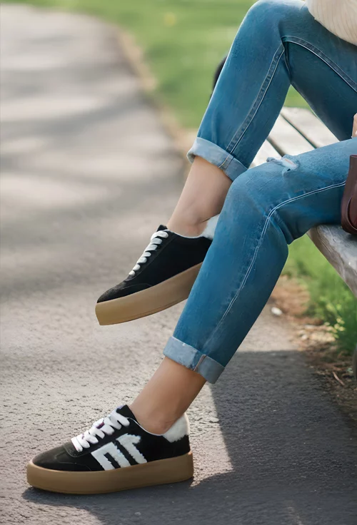 Pantofi dama NUR din piele intoarsa neagra accesorizati cu blanita