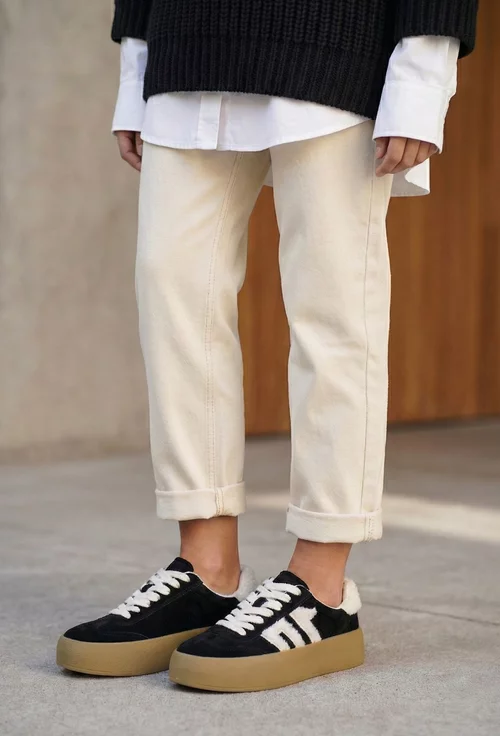 Pantofi dama NUR din piele intoarsa neagra accesorizati cu blanita