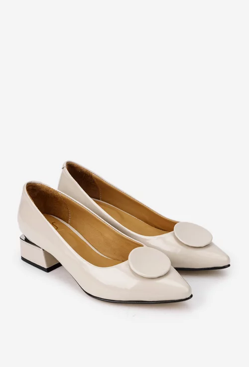 Pantofi dama NUR din piele lacuita bej cu ornament