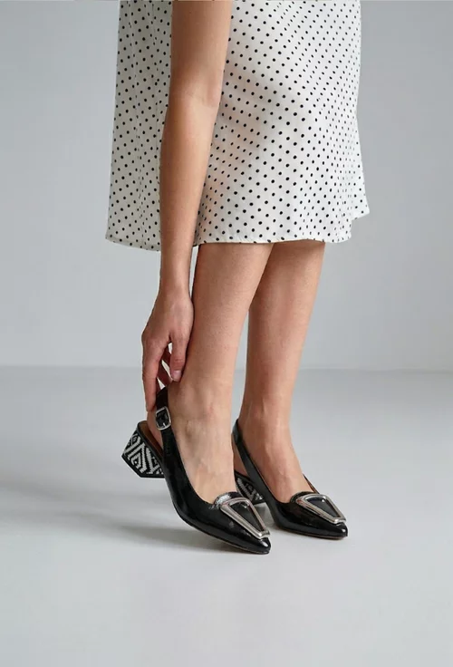 Pantofi dama NUR din piele lacuita neagra cu ornament