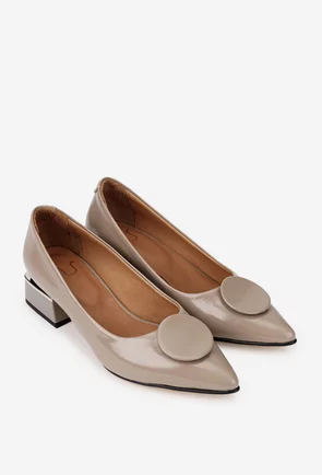 Pantofi dama NUR din piele lacuita taupe cu ornament