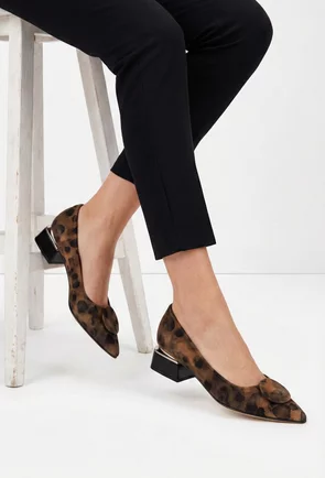 Pantofi dama NUR maro cu negru din piele intoarsa