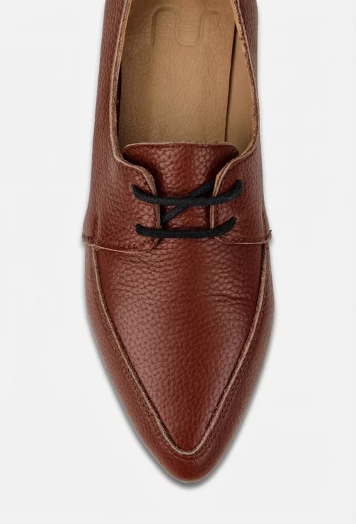 Pantofi dama NUR maro din piele texturata cu varful ascutit