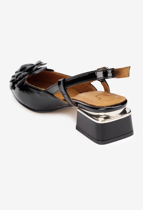 Pantofi dama NUR negri din piele lacuita cu ornament floare