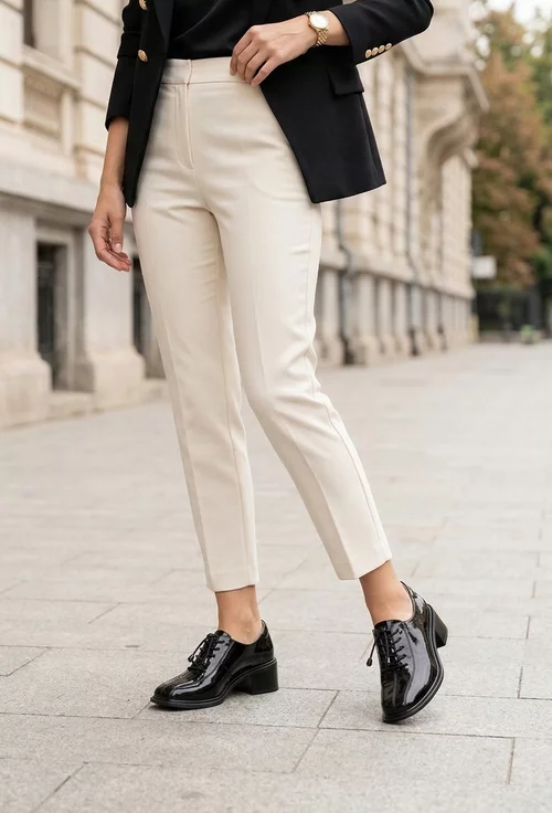 Pantofi dama NUR negri din piele lacuita cu siret elastic