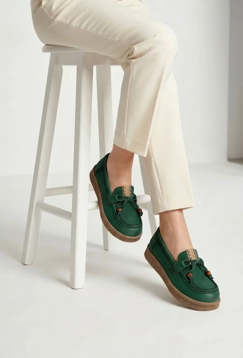 Pantofi dama NUR verzi din piele nabuc cu ornament