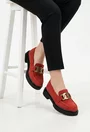 Pantofi dama rosii din piele intoarsa cu ornament