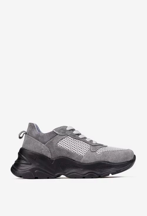 Pantofi dama sport gri din piele intoarsa cu inchidere siret