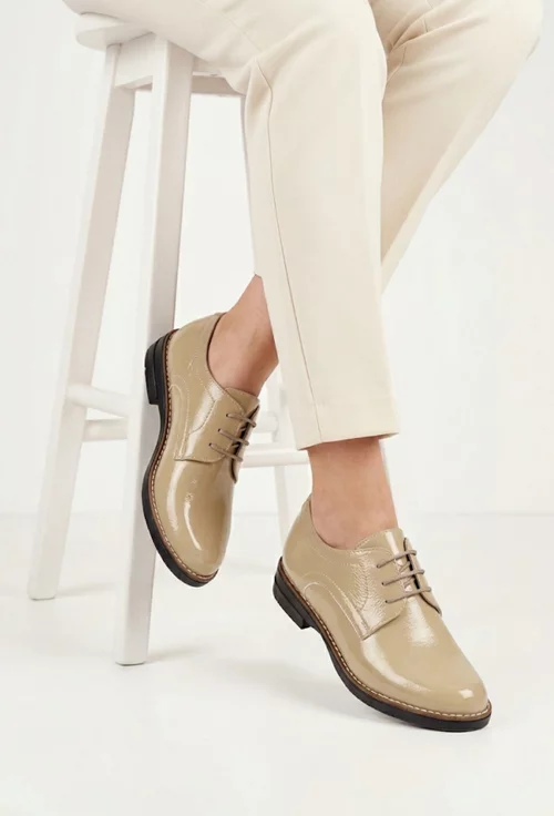 Pantofi dama taupe deschis din piele lacuita picture - 2