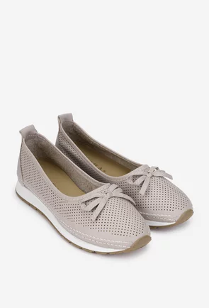 Pantofi dama taupe din piele cu perforatii fine