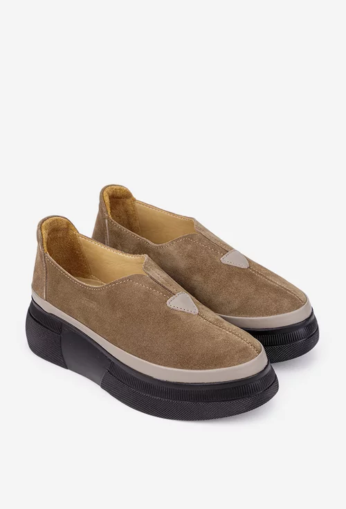 Pantofi dama taupe din piele intoarsa cu talpa inalta