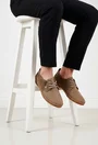 Pantofi dama taupe din piele nabuc cu siret si fermoar decorativ