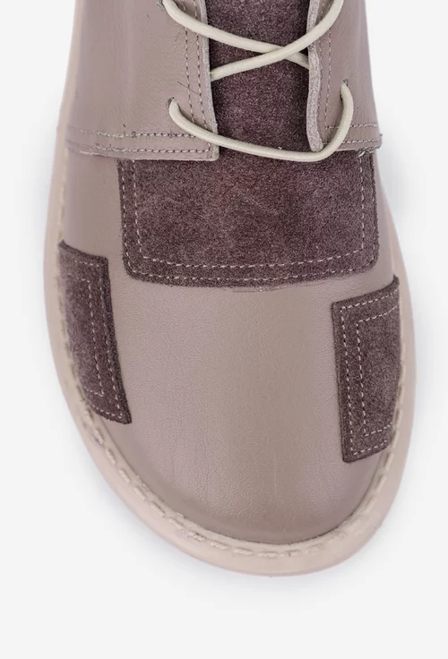 Pantofi dama taupe din piele naturala cu aplicatii din piele intoarsa