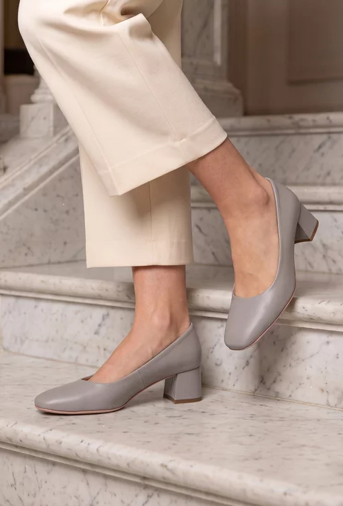 Pantofi dama taupe din piele naturala cu toc picture - 2