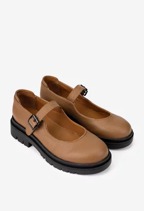 Pantofi dama taupe din piele texturata cu bareta si catarama
