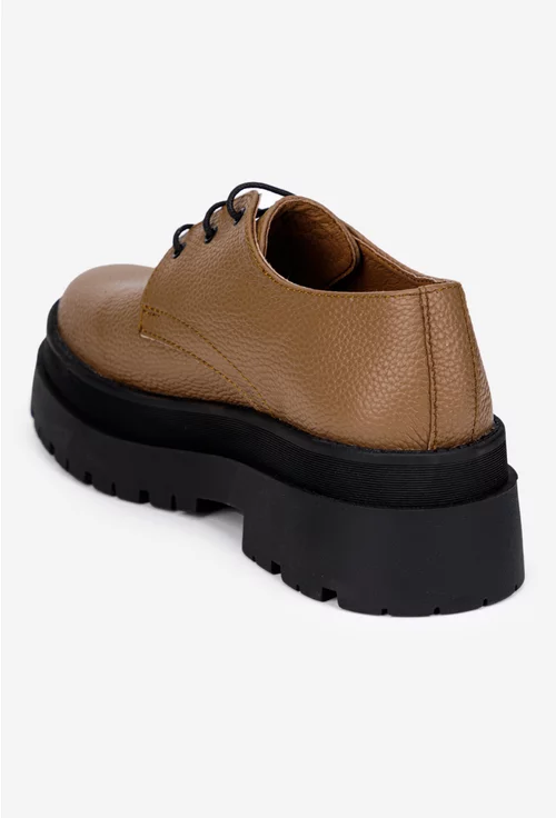 Pantofi dama taupe din piele texturata cu talpă neagră