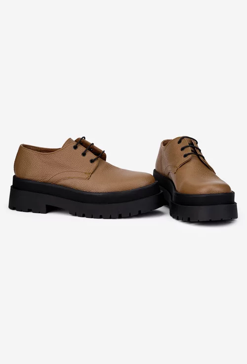 Pantofi dama taupe din piele texturata cu talpă neagră