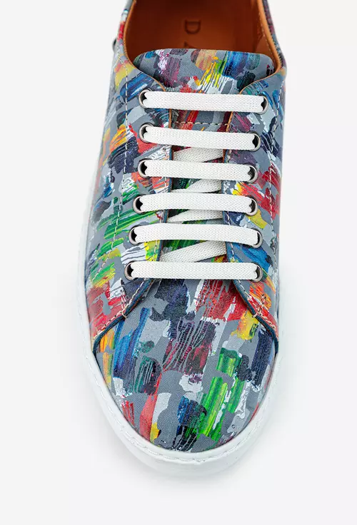 Pantofi din piele albastra cu imprimeu multicolor