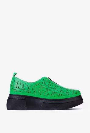 Pantofi din piele verde cu model perforat
