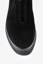 Pantofi negri din piele intoarsa cu aspect perforat